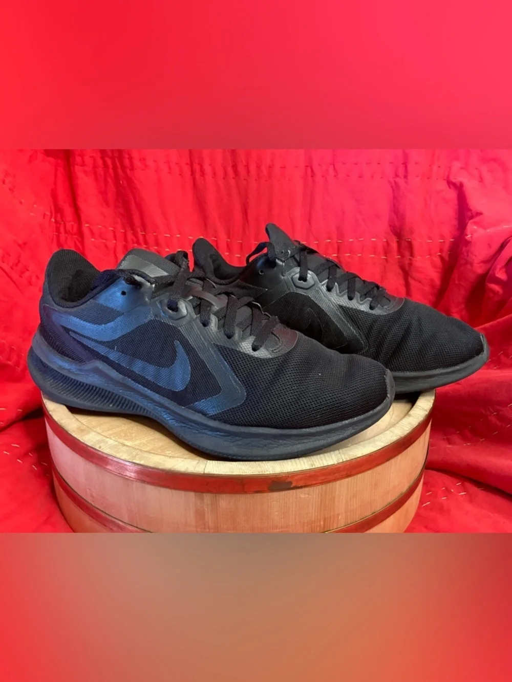 NIKE Downshifter 10 Womens Black Shoes Size 9